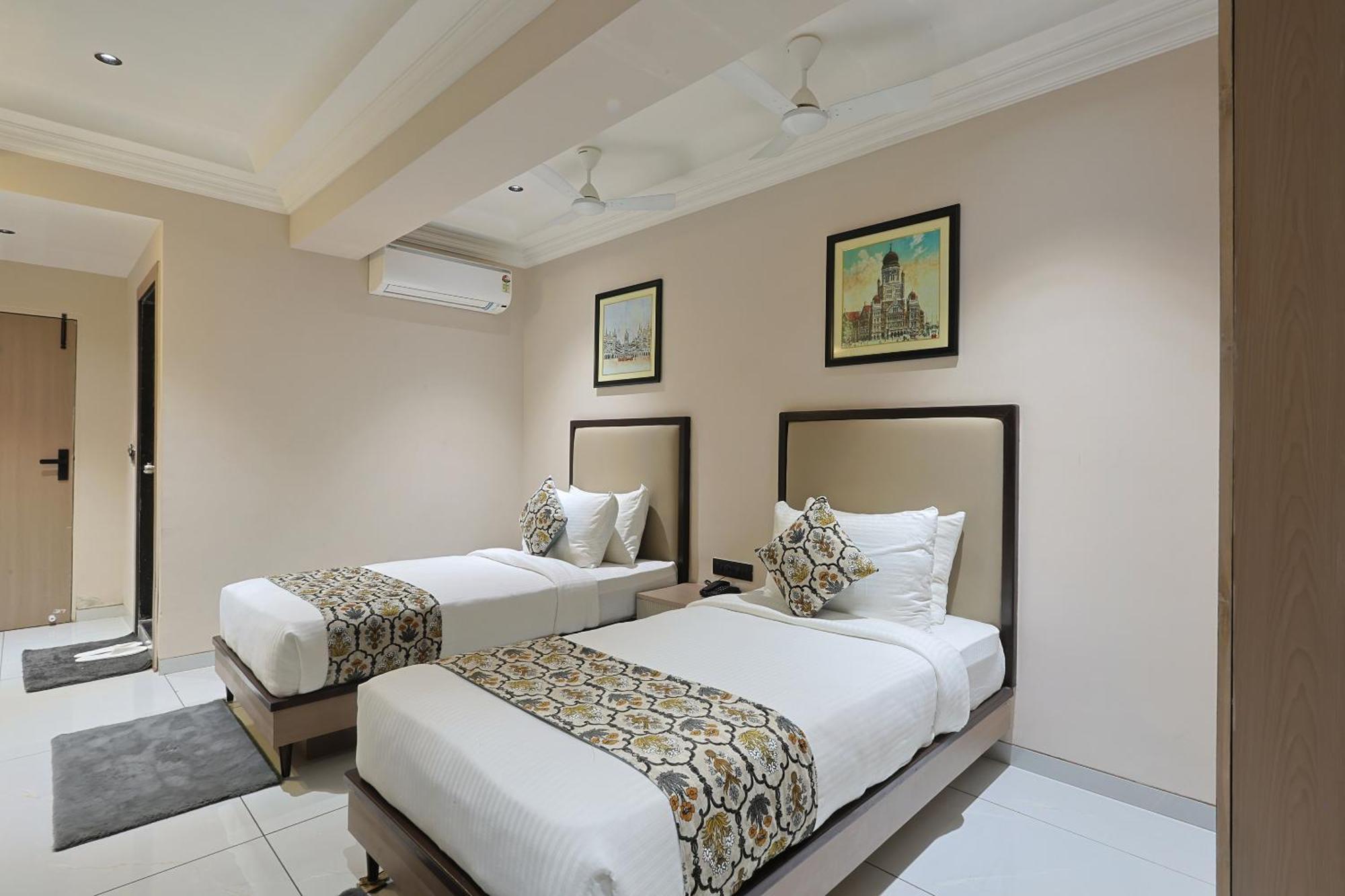 Hotel Royal Town Ahmedabad Exterior foto