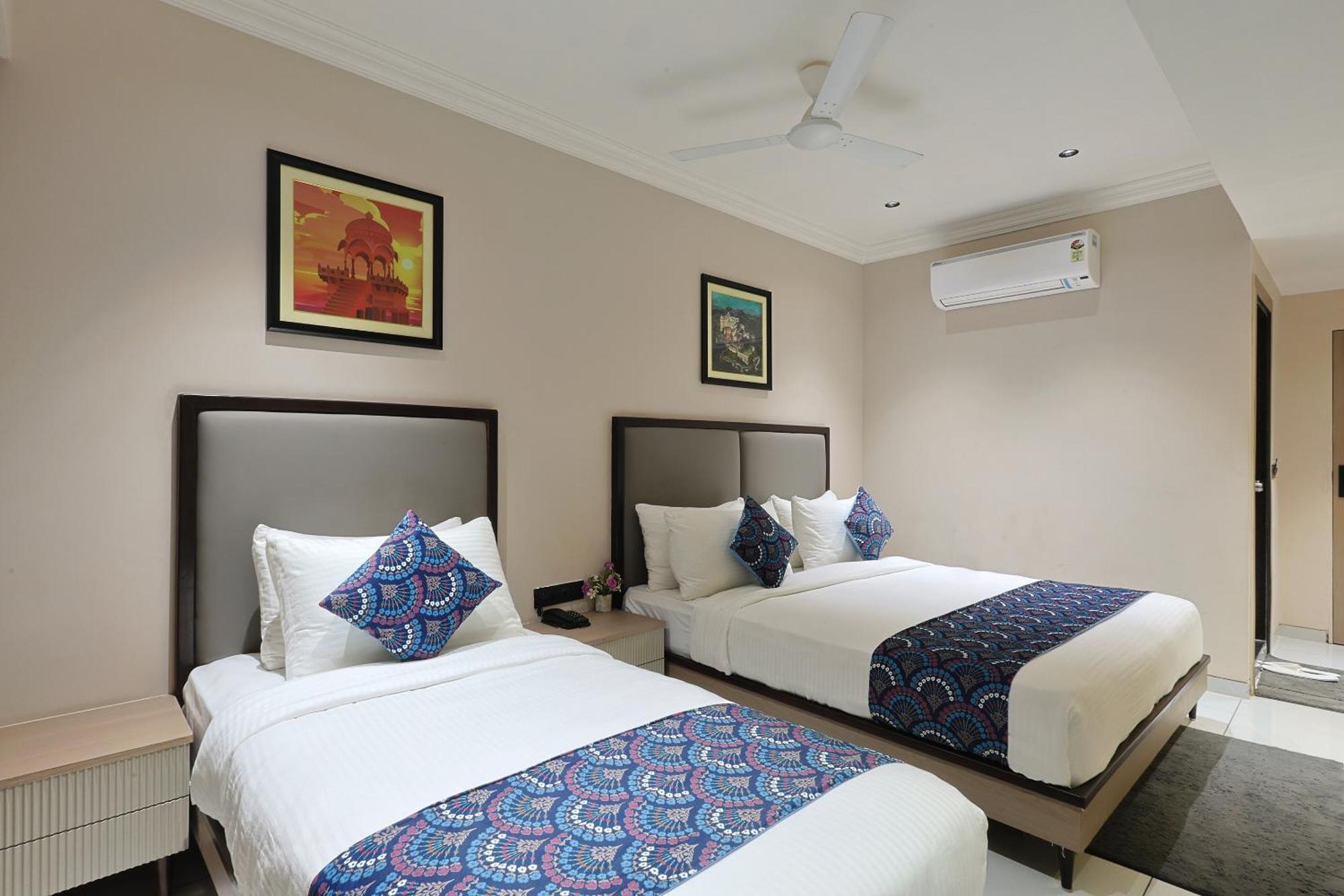 Hotel Royal Town Ahmedabad Exterior foto