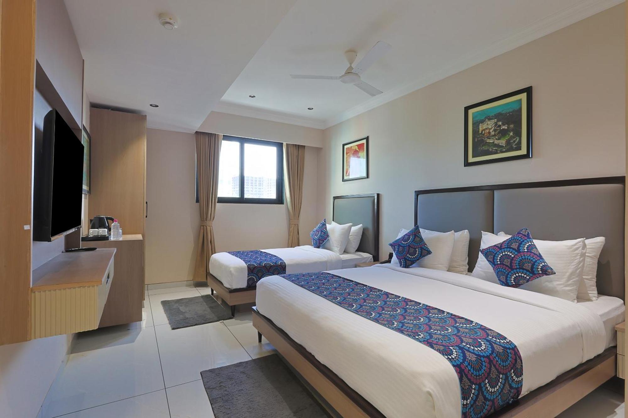 Hotel Royal Town Ahmedabad Exterior foto