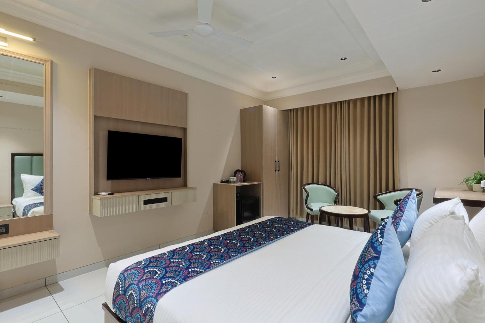 Hotel Royal Town Ahmedabad Exterior foto