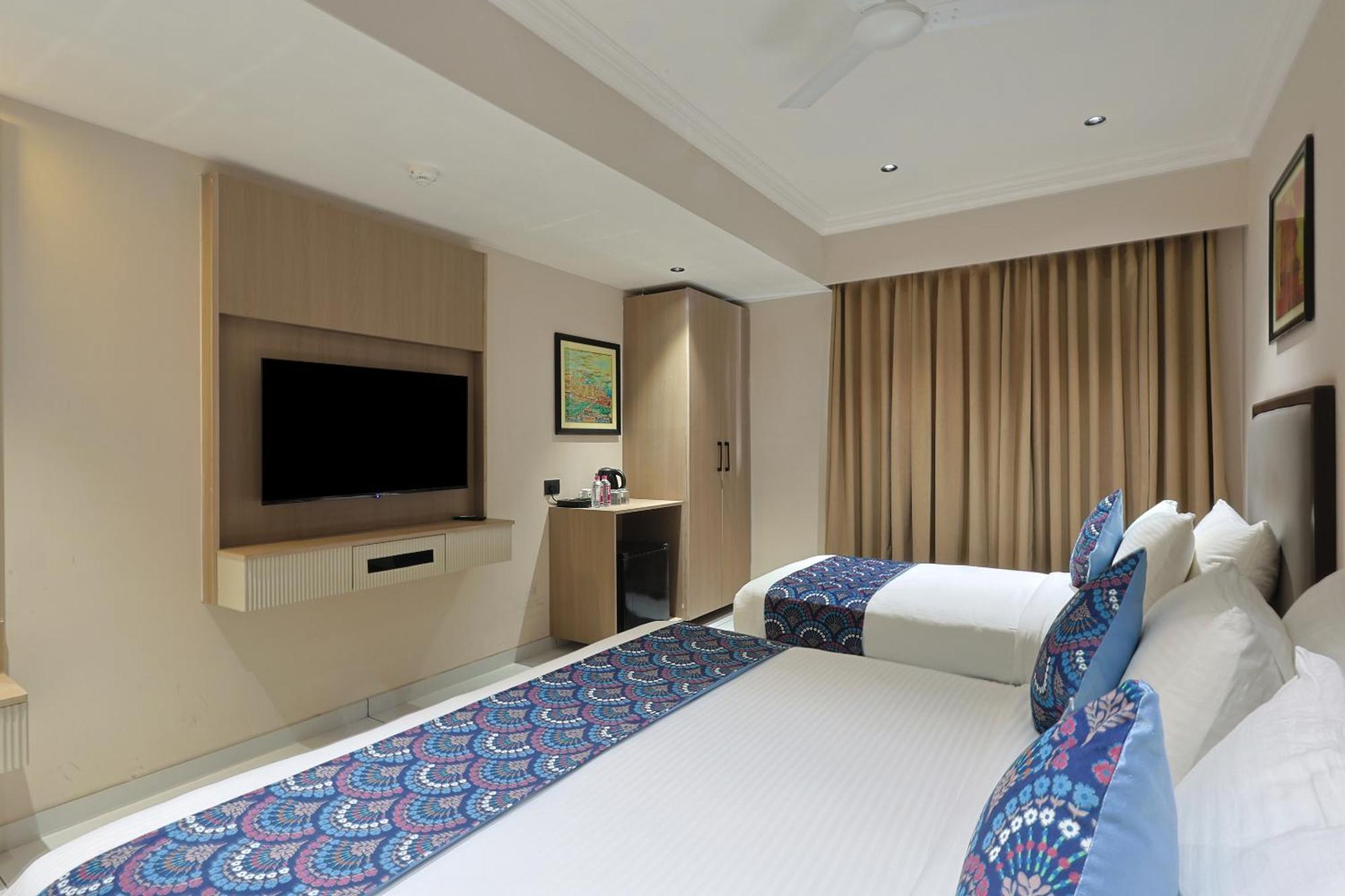 Hotel Royal Town Ahmedabad Exterior foto