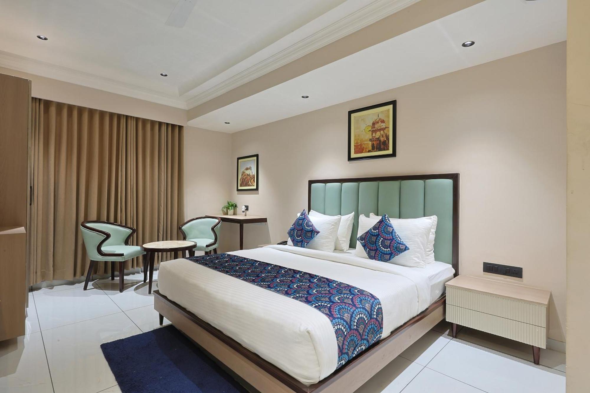 Hotel Royal Town Ahmedabad Exterior foto
