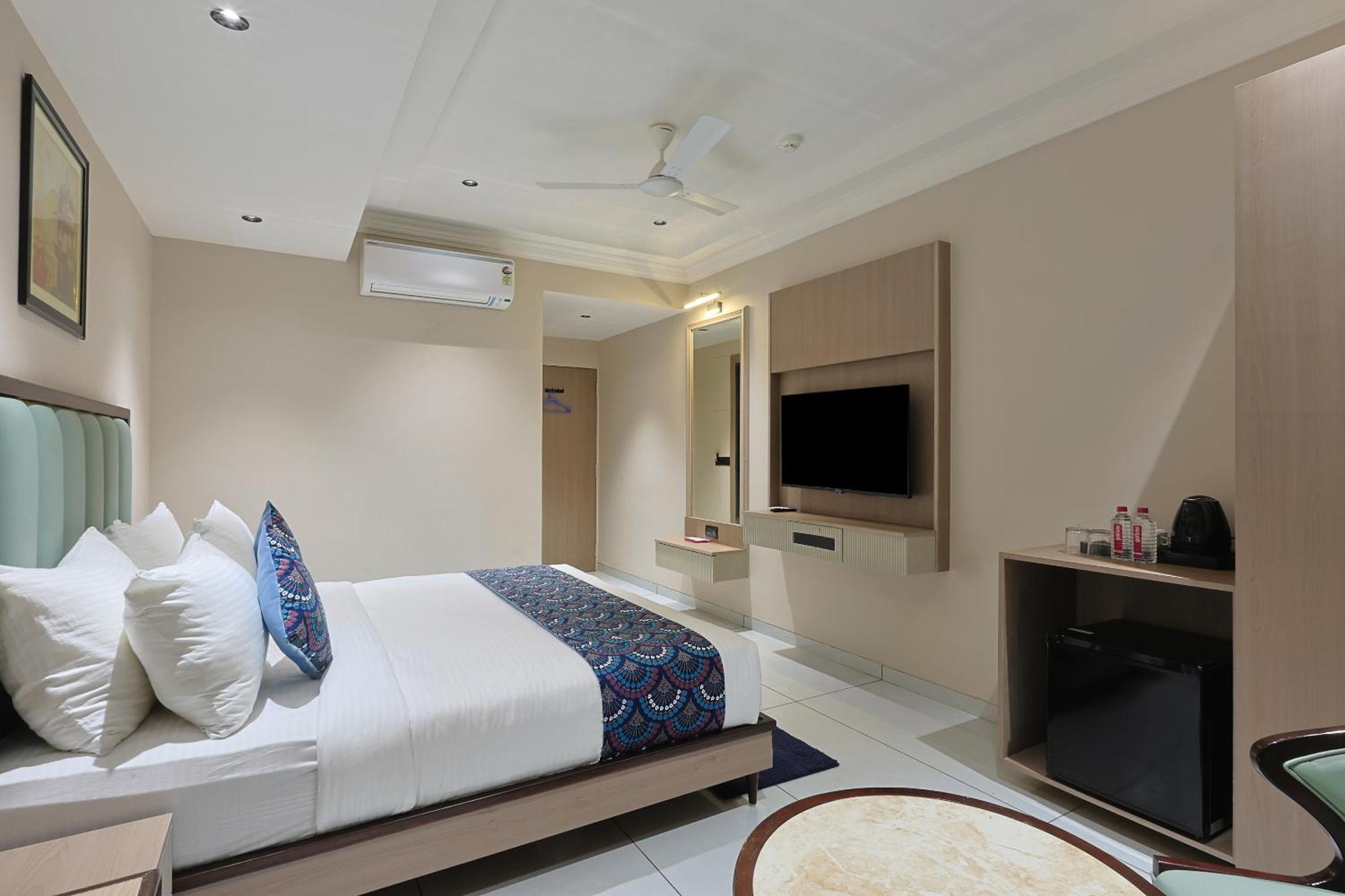 Hotel Royal Town Ahmedabad Exterior foto